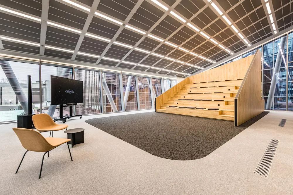 【分享】商務(wù)與時(shí)尚結(jié)合的辦公場所設(shè)計(jì)